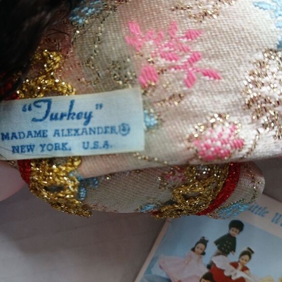 COPY - Madame Alexander Doll- Turkey - Boxed International-8" Doll Retired - Picture 9 of 10